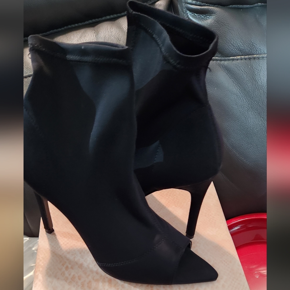 Peep toe boots size 9